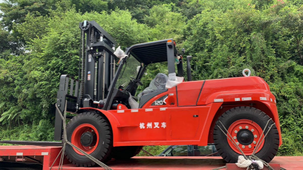 內(nèi)燃叉車動(dòng)力不足？機(jī)油要保養(yǎng)！